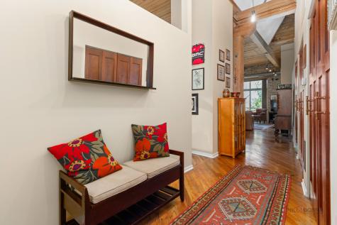 1801 West Larchmont Avenue Chicago IL 60613