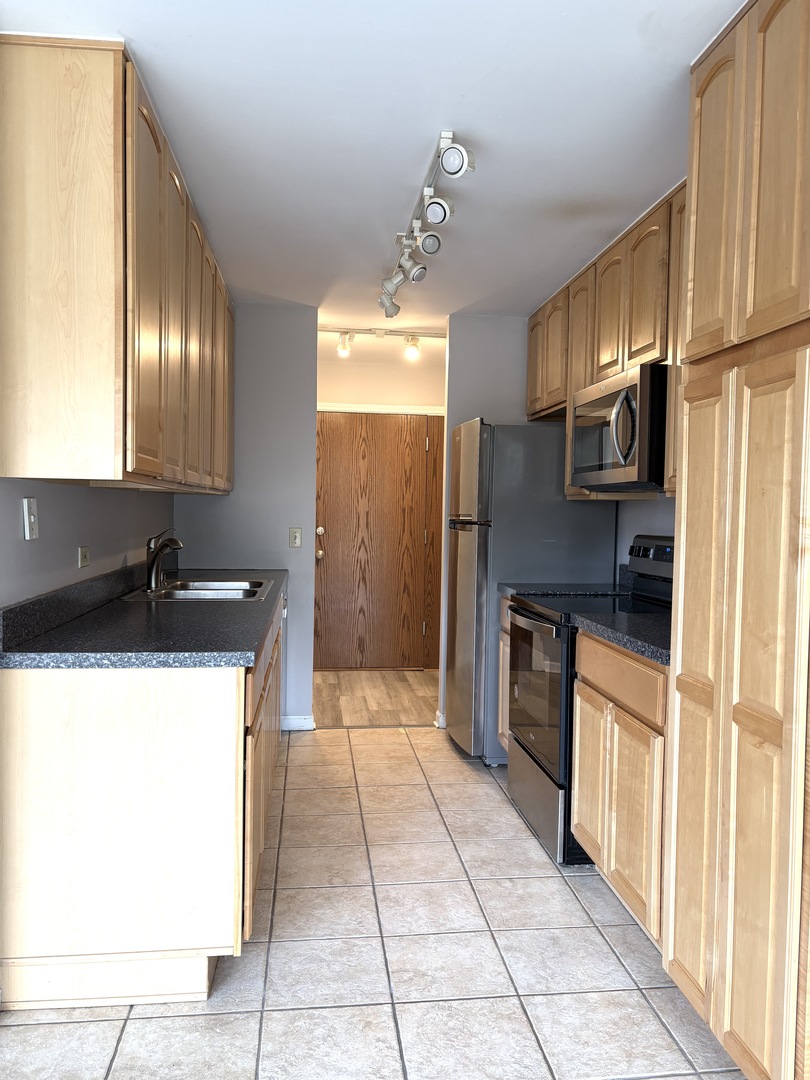 6010 Oakwood Drive Lisle IL 60532