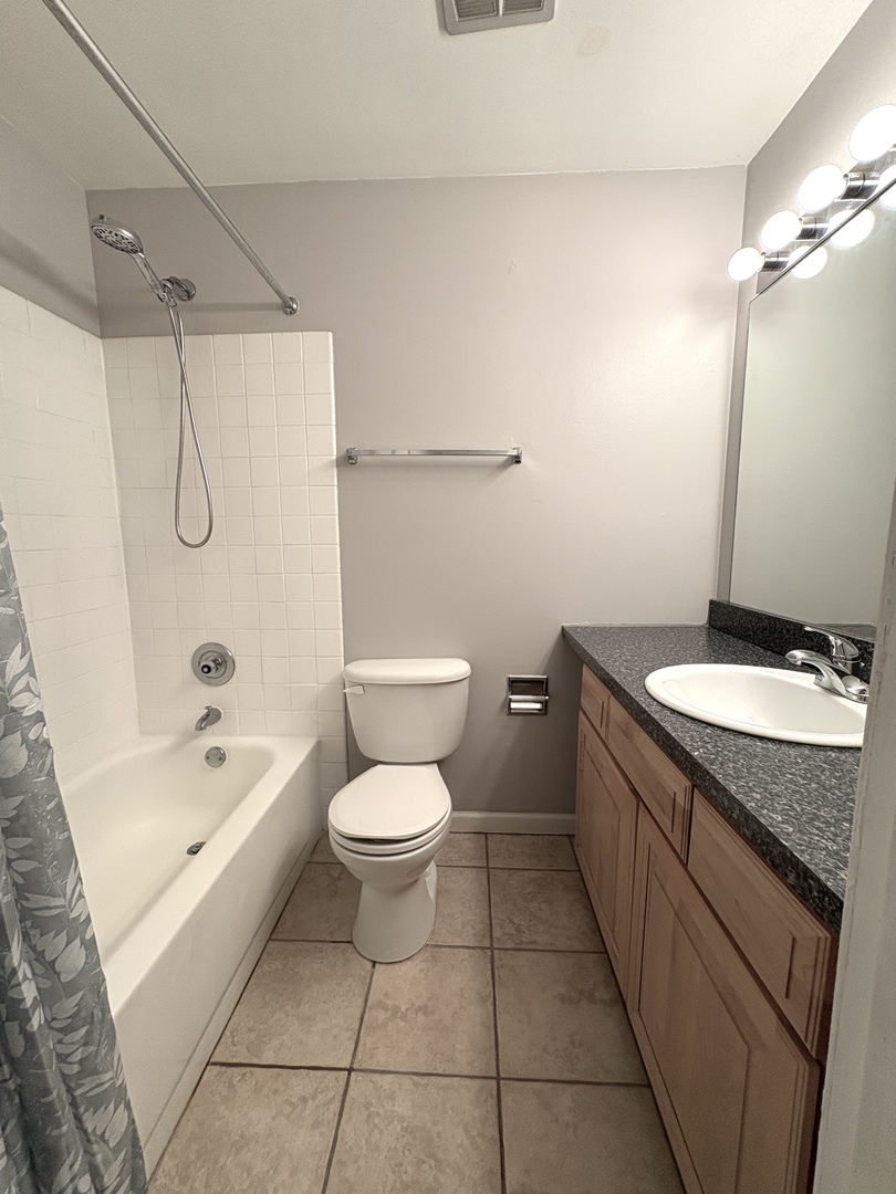 6010 Oakwood Drive Lisle IL 60532