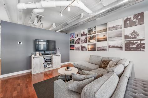 565 West Quincy Street Chicago IL 60661