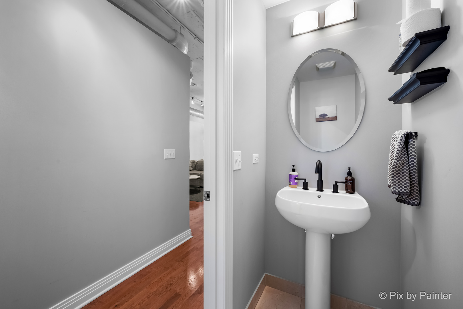 565 West Quincy Street Chicago IL 60661