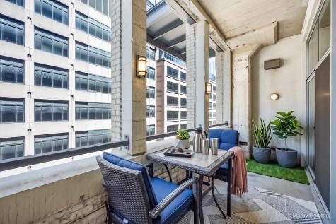 565 West Quincy Street Chicago IL 60661