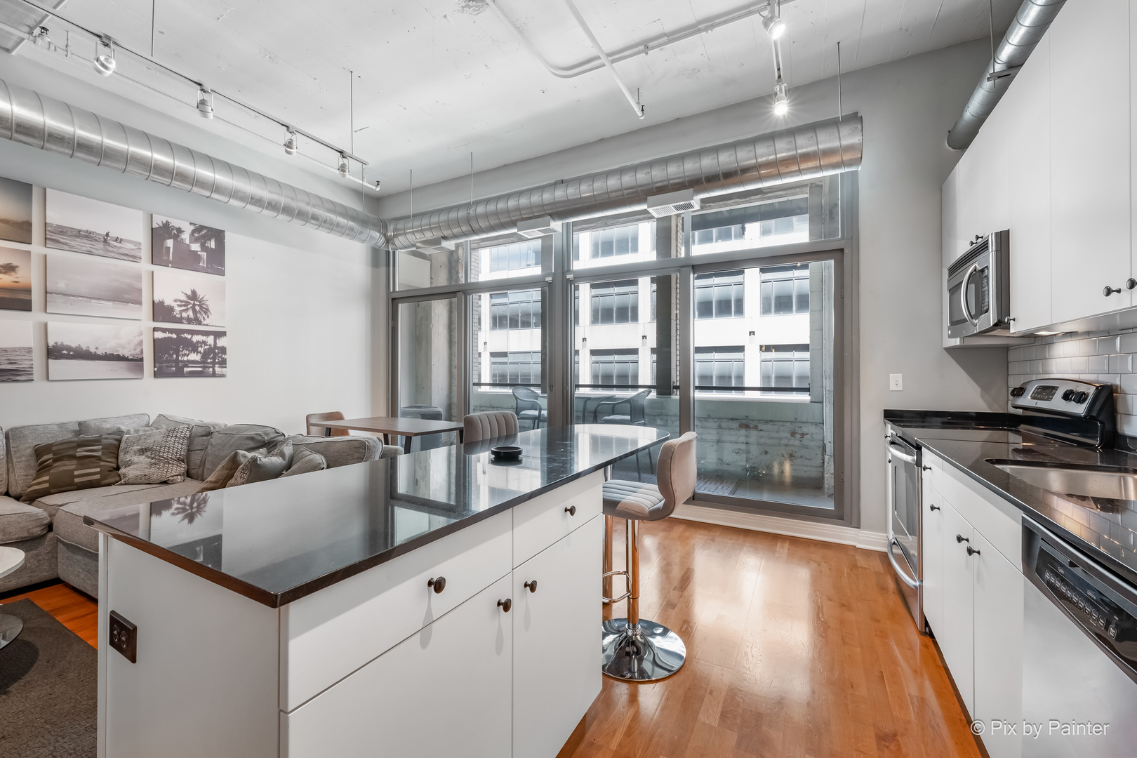 565 West Quincy Street Chicago IL 60661