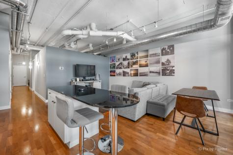 565 West Quincy Street Chicago IL 60661