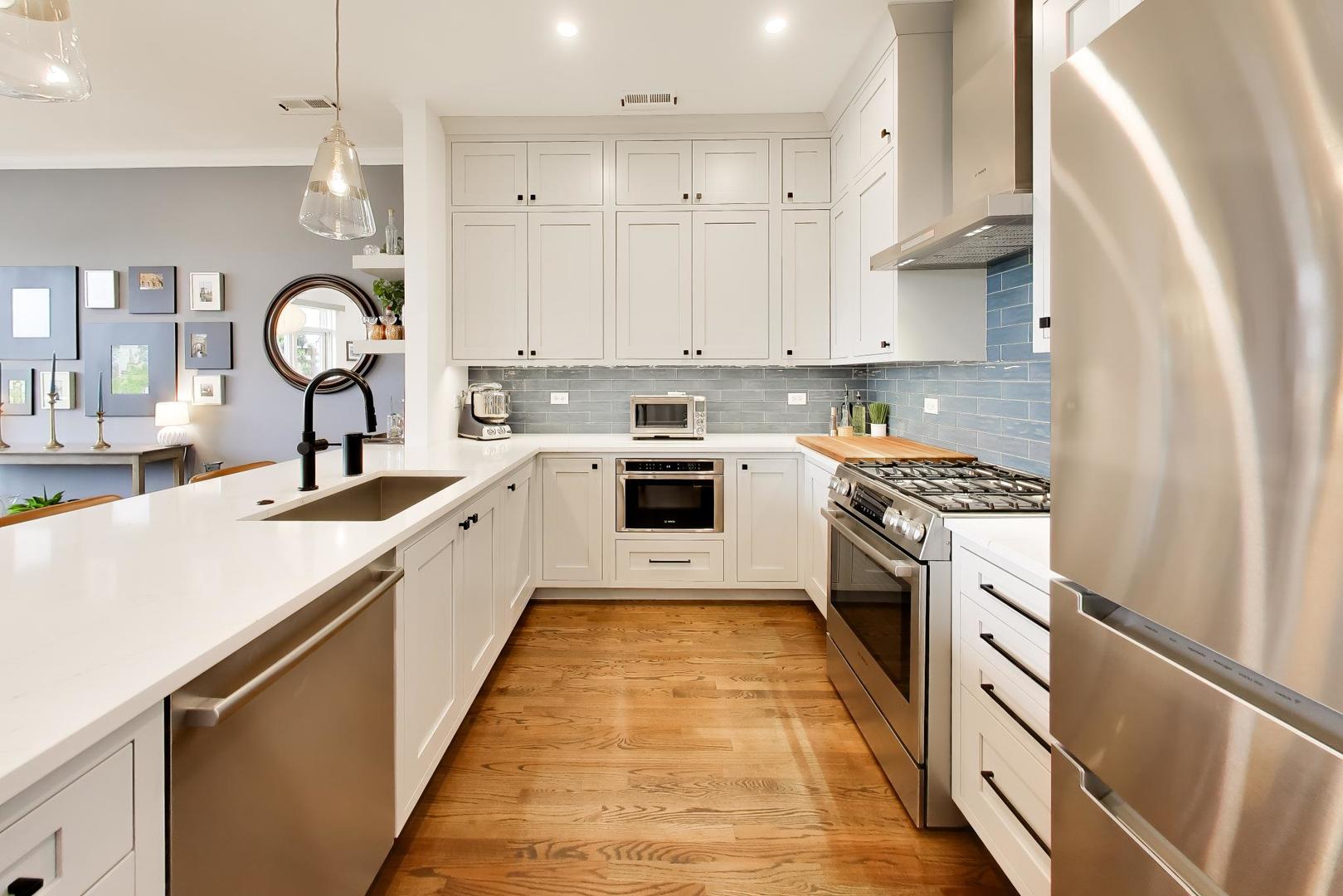 4743 North Clark Street Chicago IL 60640