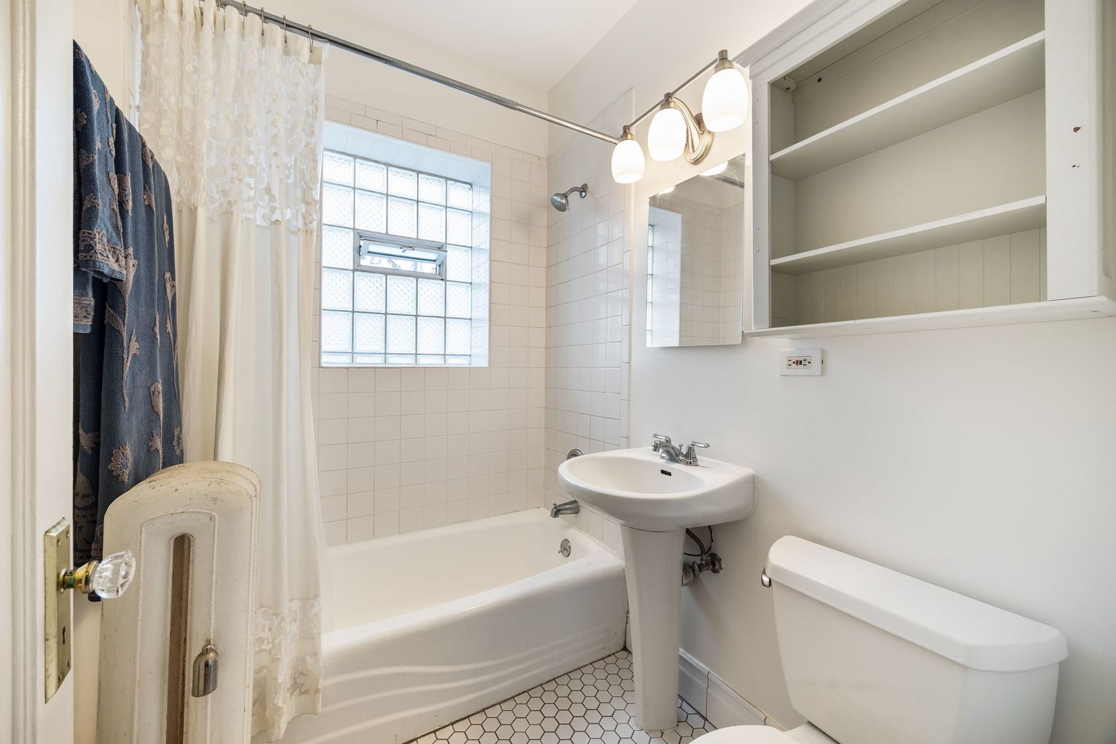 3101 North Kenmore Avenue Chicago IL 60657