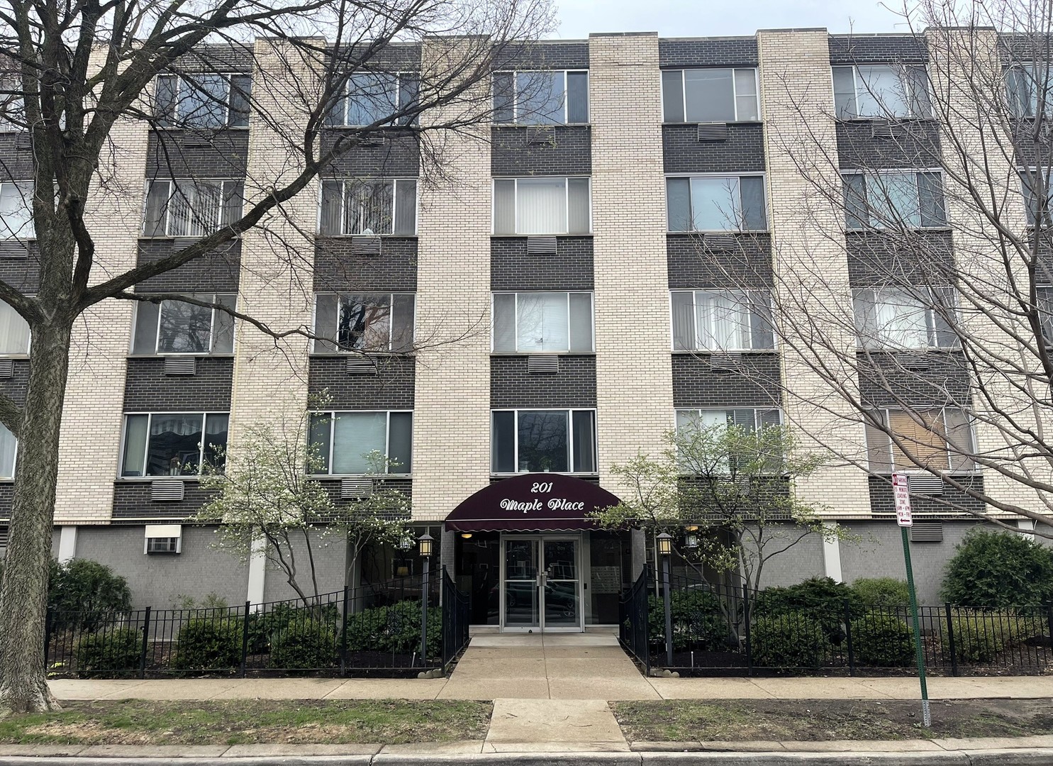 201 South Maple Avenue Oak Park IL 60302