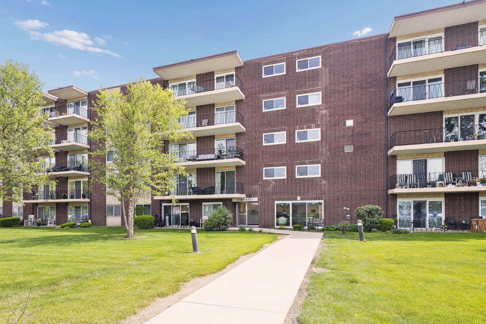 5300 Walnut Avenue Downers Grove IL 60515