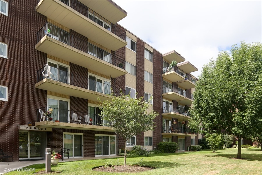 5300 Walnut Avenue Downers Grove IL 60515