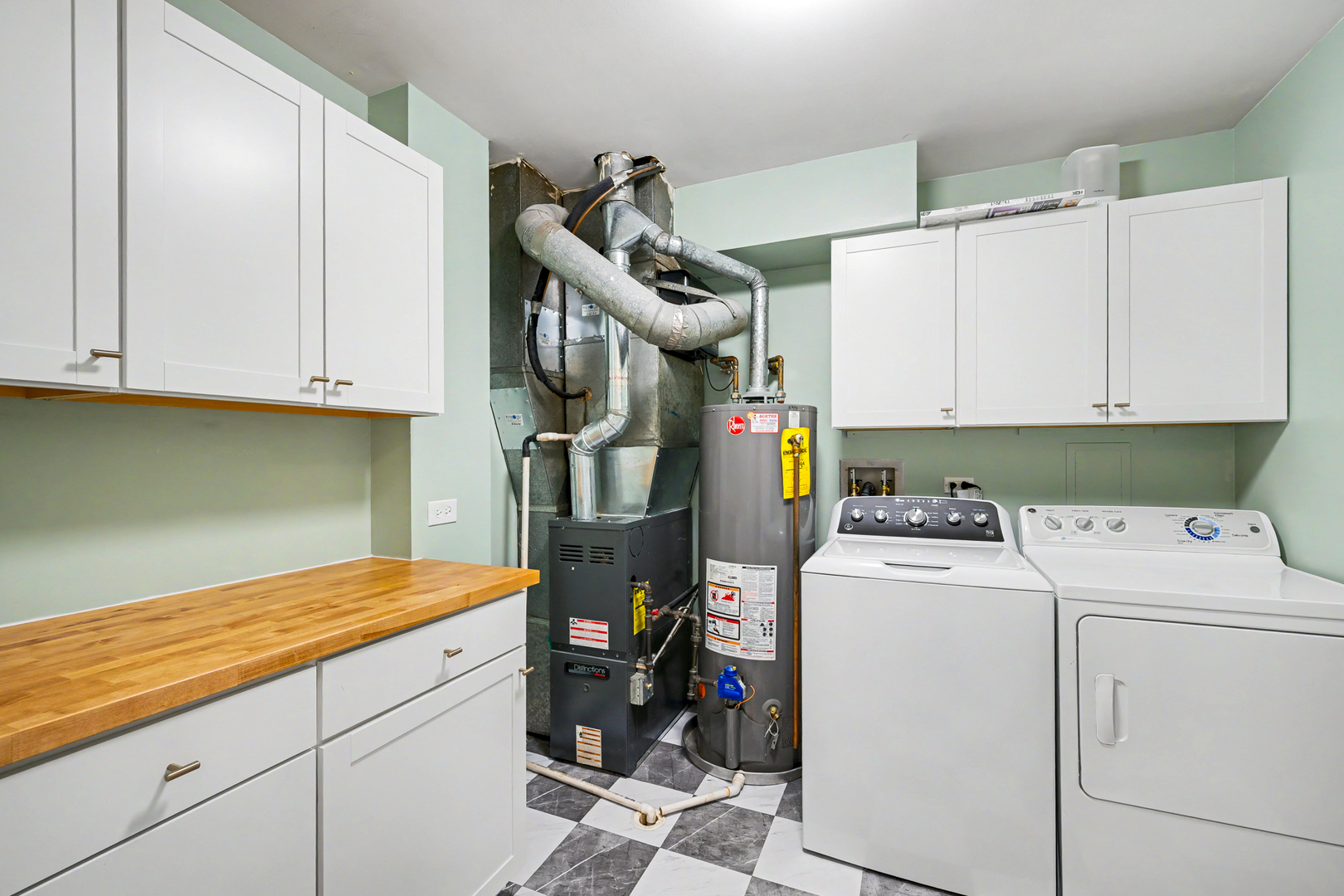 27W685 Grasmere Drive Winfield IL 60190