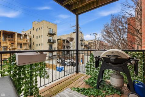 3504 North Fremont Street Chicago IL 60657