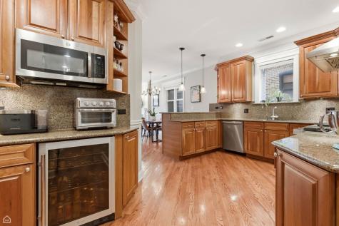 3504 North Fremont Street Chicago IL 60657