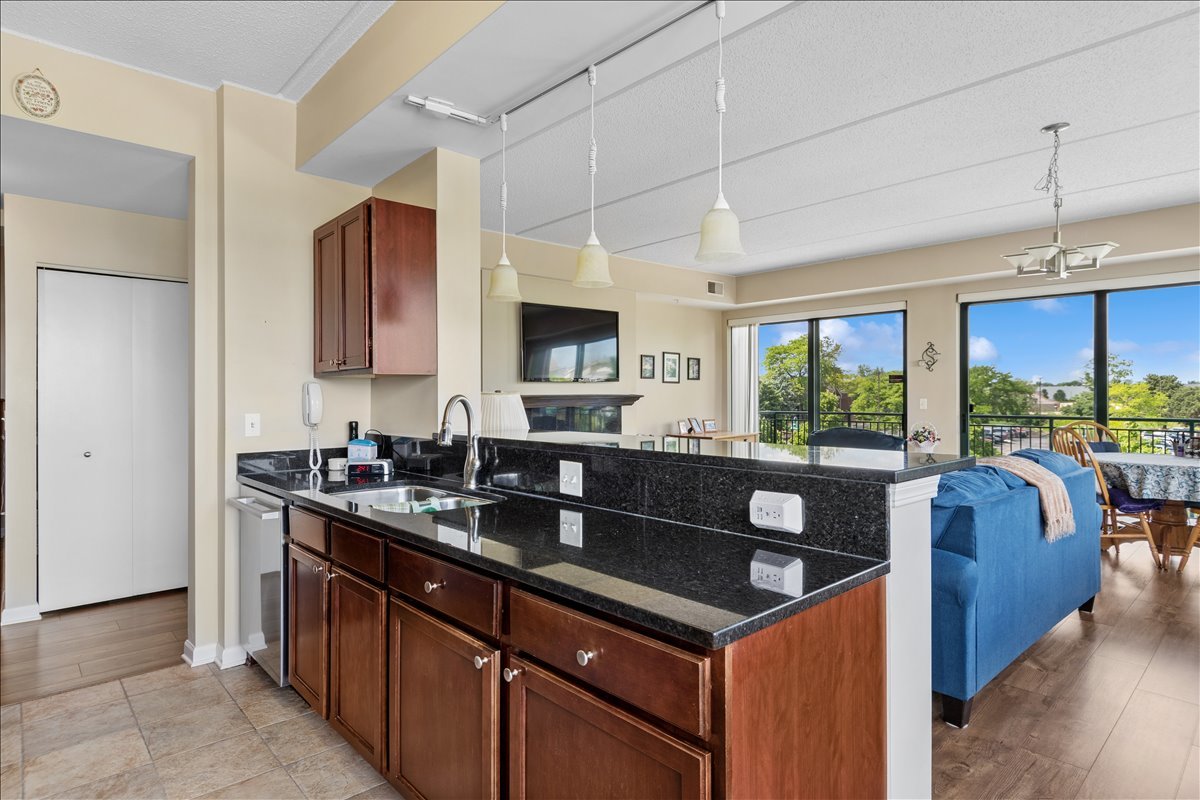 6420 Double Eagle Drive Woodridge IL 60517