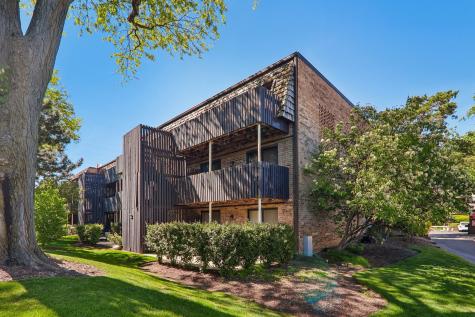 1712 Northfield Square Northfield IL 60093
