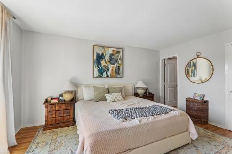 1712 Northfield Square Northfield IL 60093
