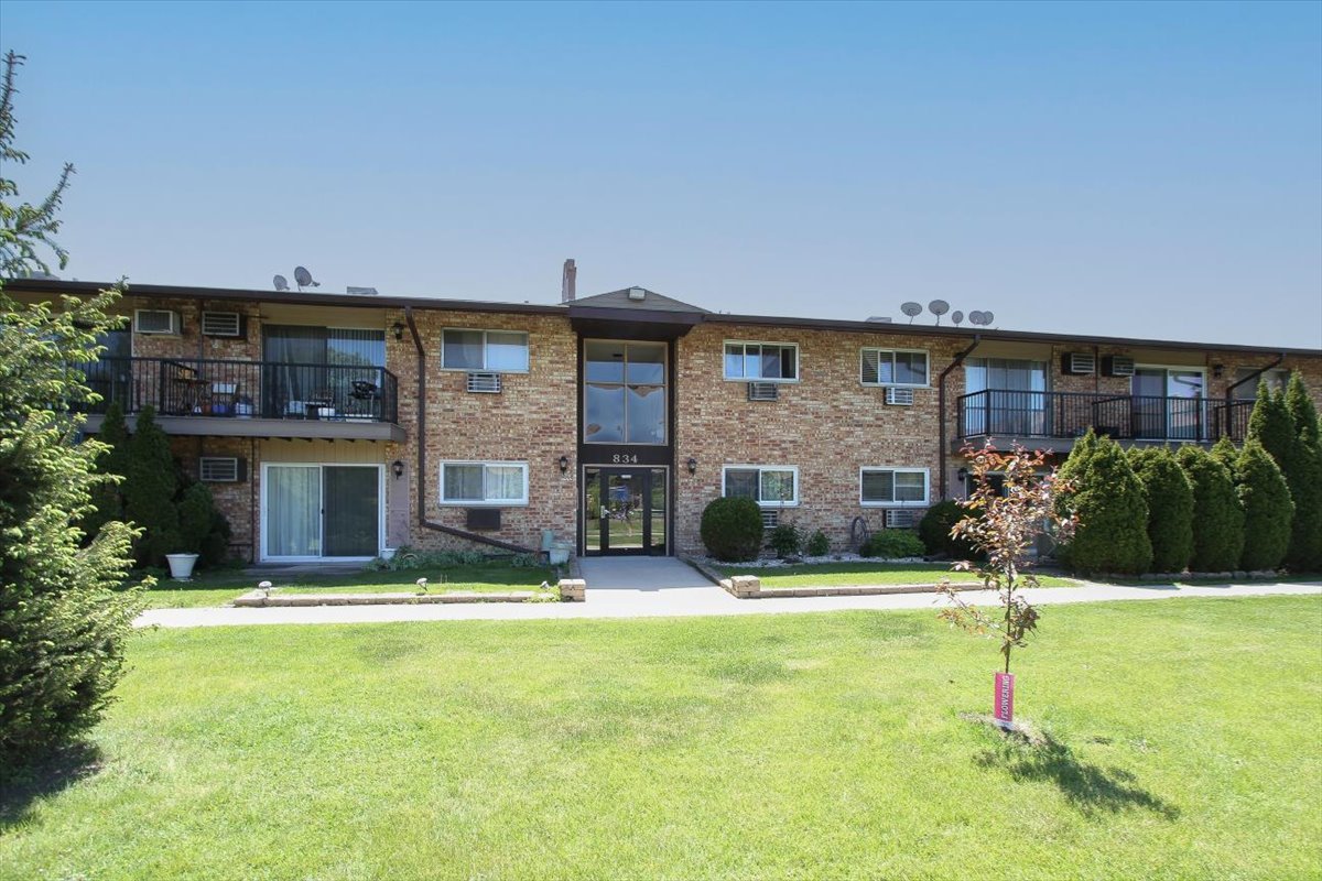 834 East Old Willow Road Prospect Heights IL 60070