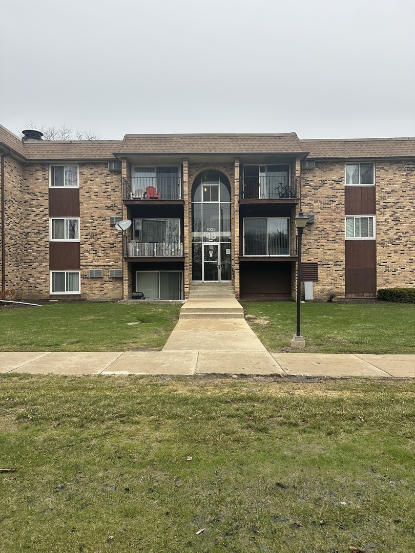 1025 Higgins Quarters Drive Hoffman Estates IL 60169