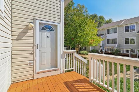 47 South Treehouse Lane Round Lake IL 60073