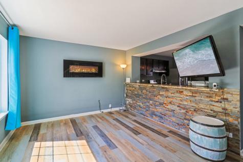 47 South Treehouse Lane Round Lake IL 60073