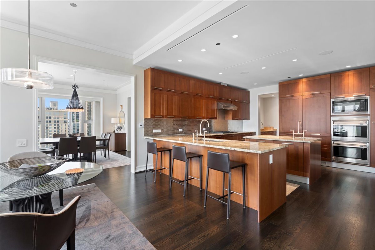 77 East Walton Street Chicago IL 60611