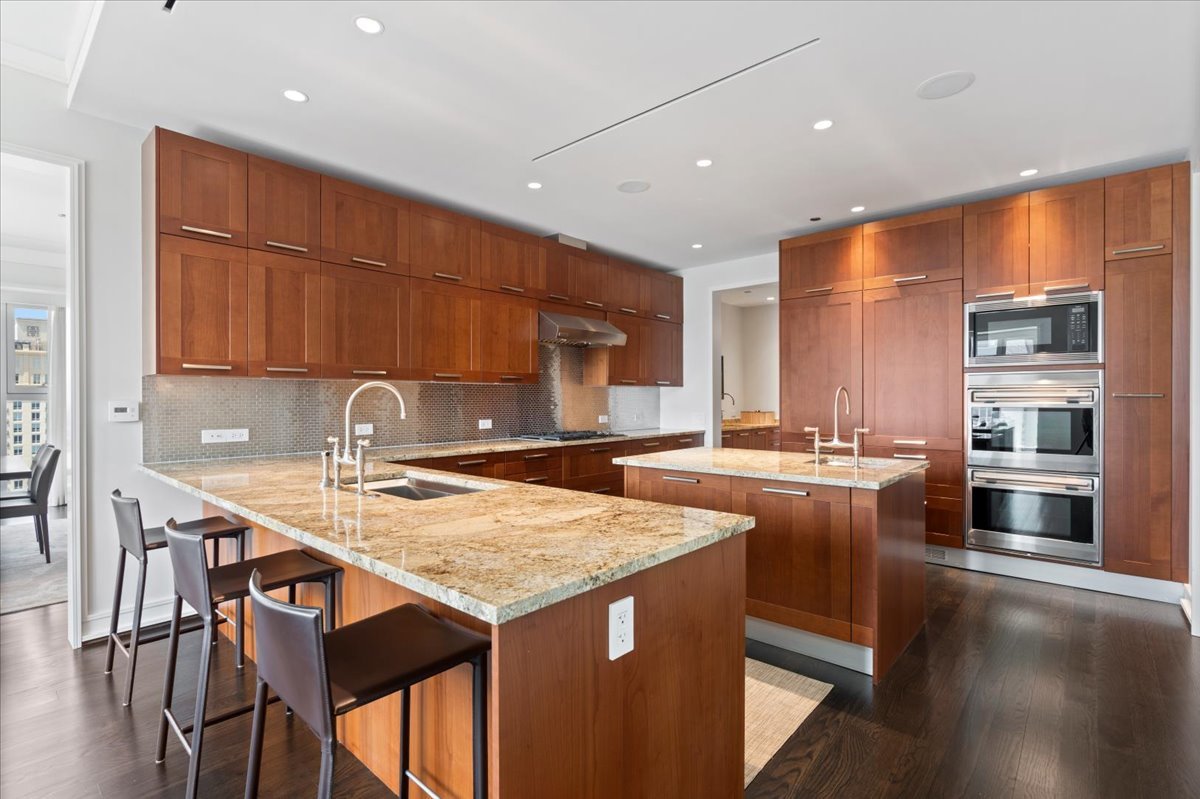 77 East Walton Street Chicago IL 60611