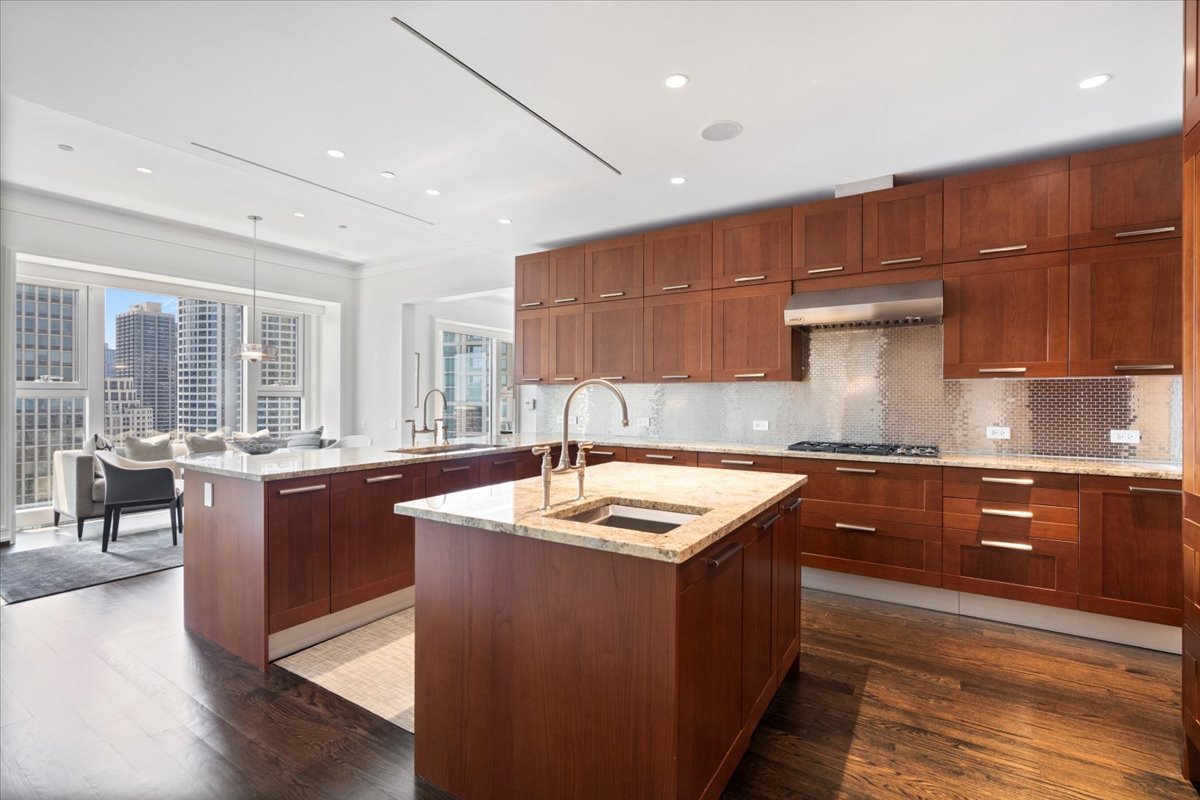 77 East Walton Street Chicago IL 60611
