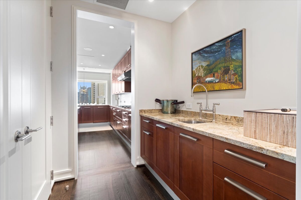 77 East Walton Street Chicago IL 60611