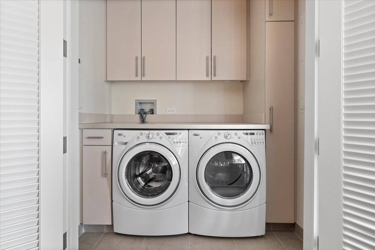 77 East Walton Street Chicago IL 60611