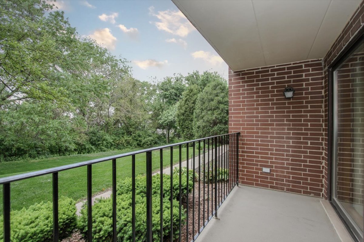 212 West Saint Charles Road Lombard IL 60148
