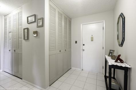 9209 Potter Road Des Plaines IL 60016