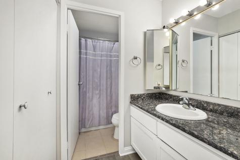 5320 North Sheridan Road Chicago IL 60640