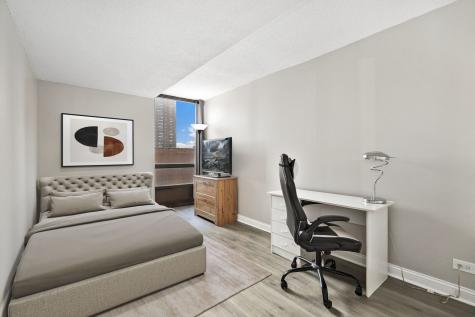 5320 North Sheridan Road Chicago IL 60640