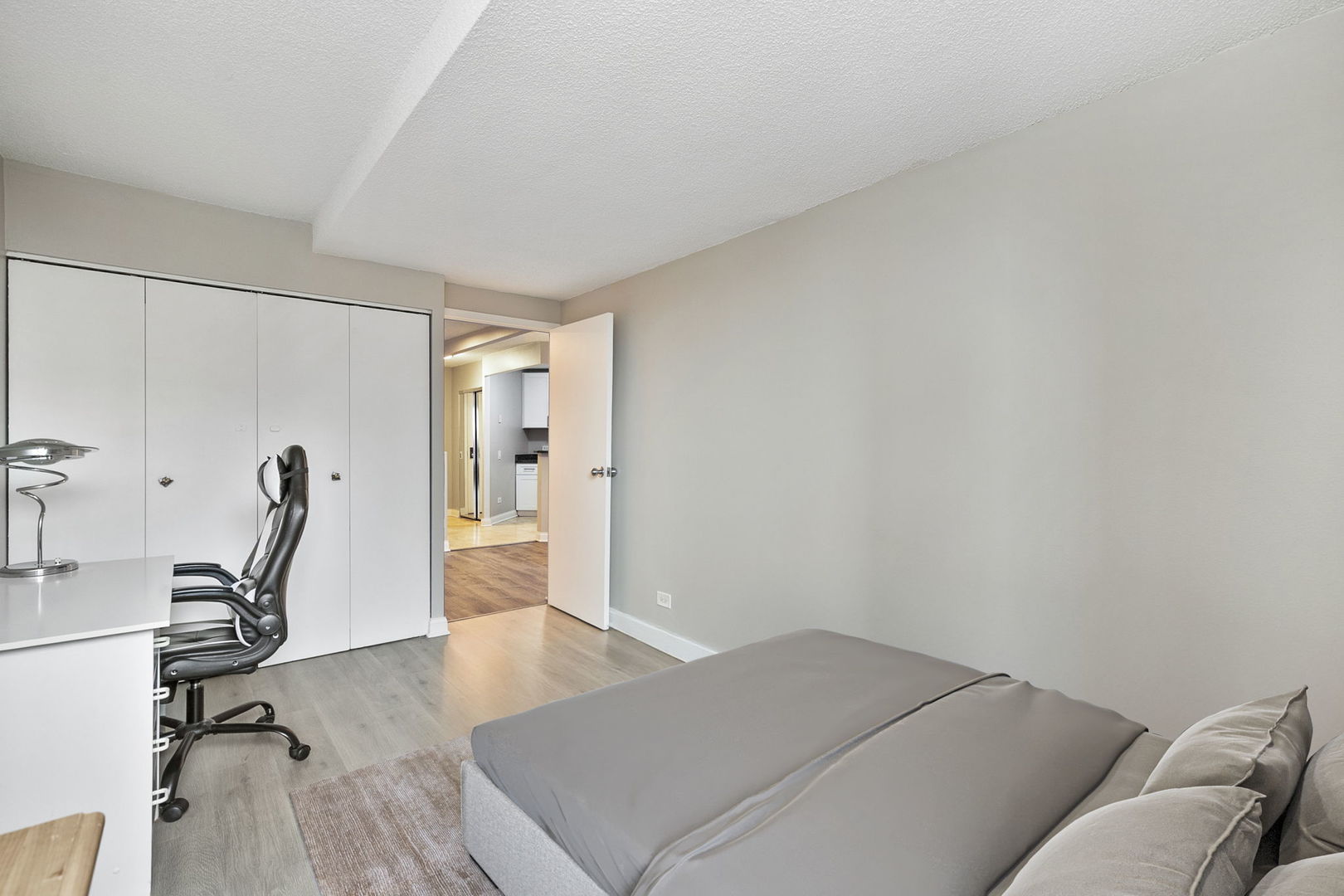 5320 North Sheridan Road Chicago IL 60640