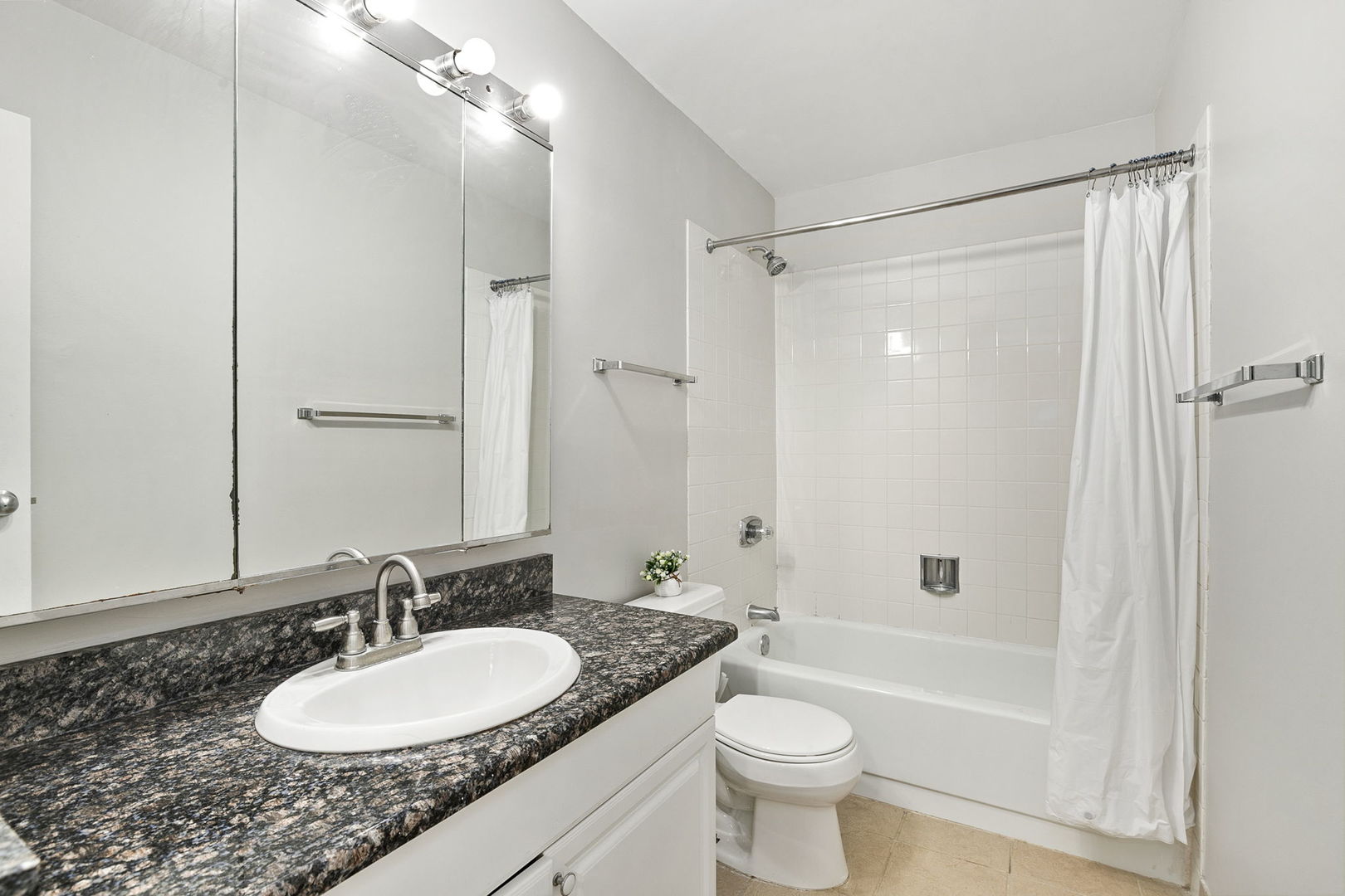 5320 North Sheridan Road Chicago IL 60640