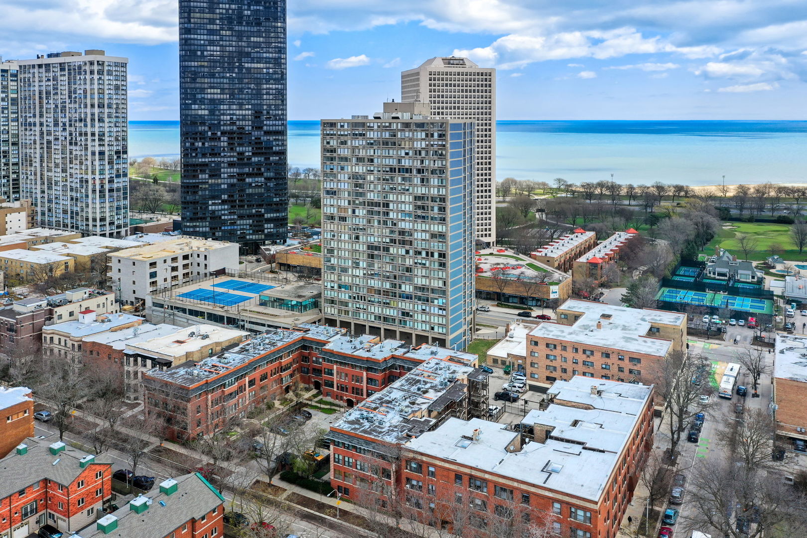 5320 North Sheridan Road Chicago IL 60640