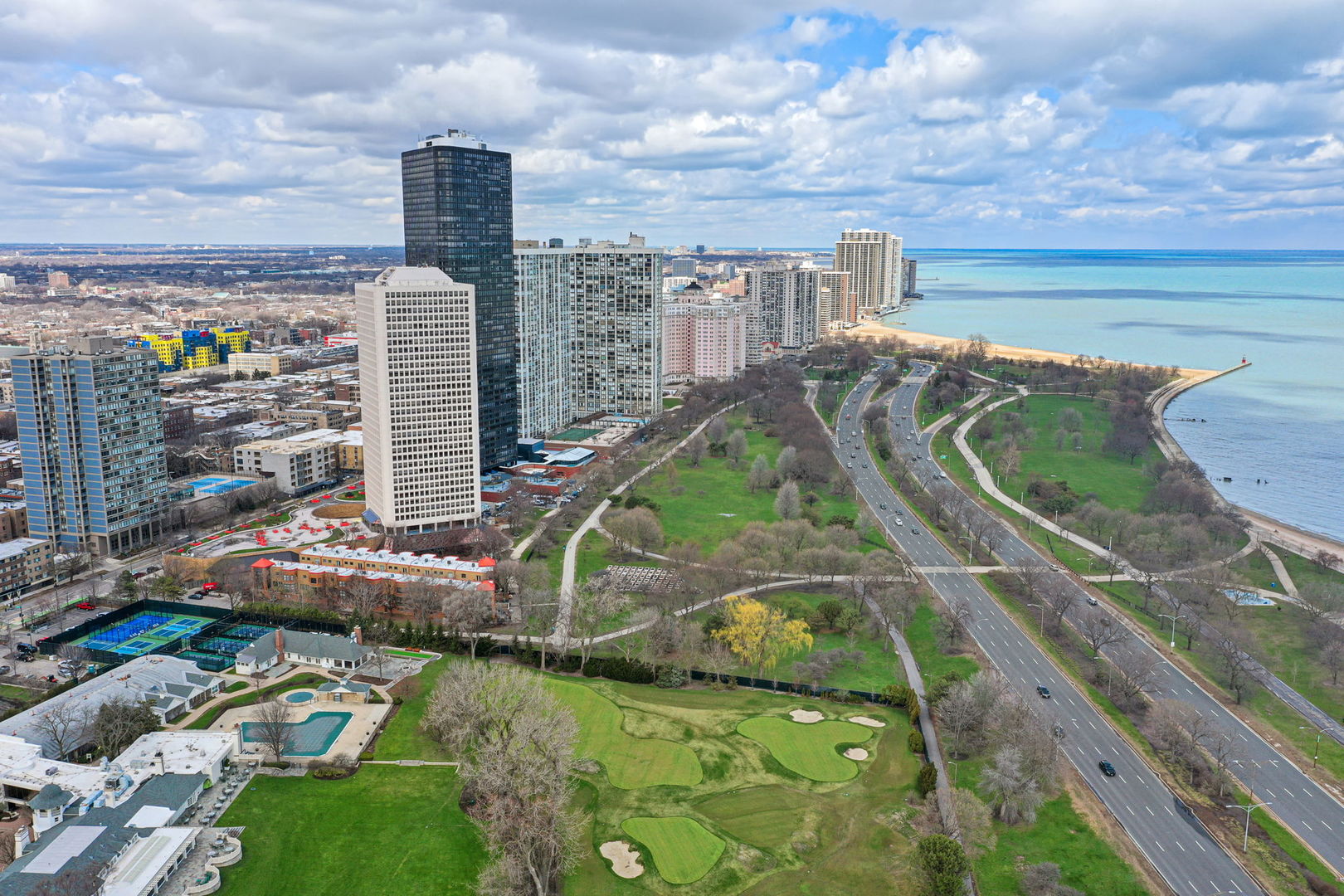 5320 North Sheridan Road Chicago IL 60640