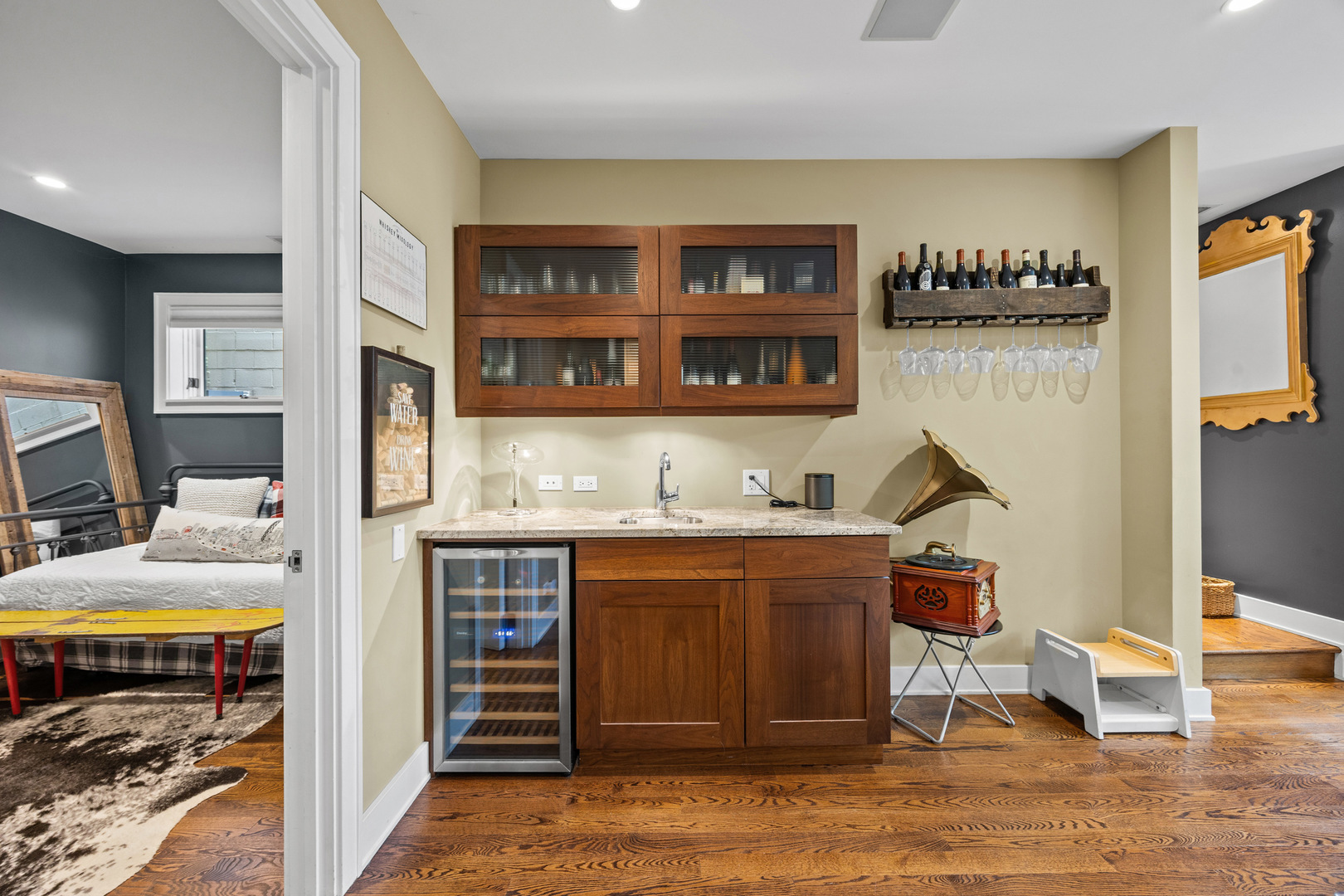 3321 North Sheffield Avenue Chicago IL 60657