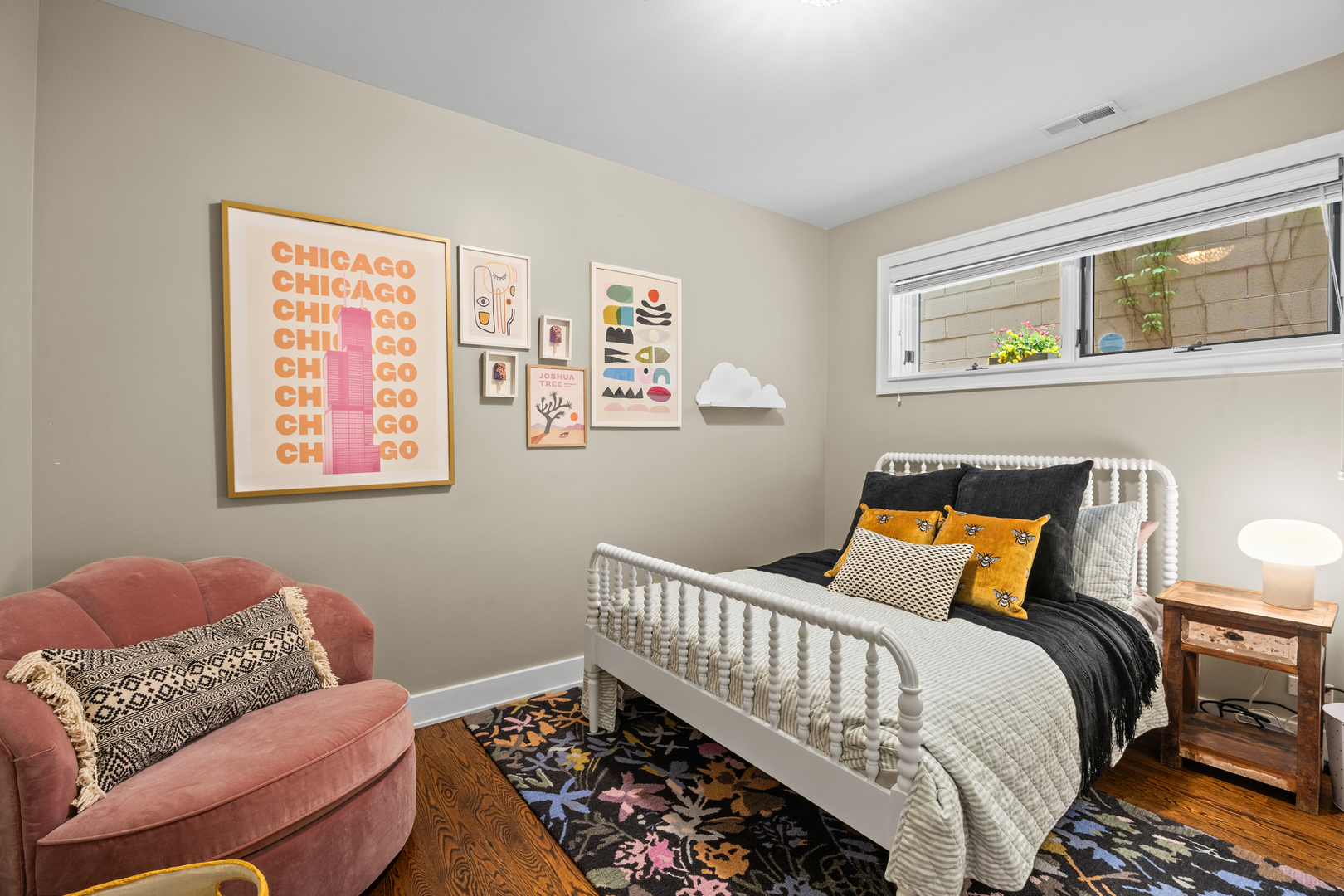 3321 North Sheffield Avenue Chicago IL 60657
