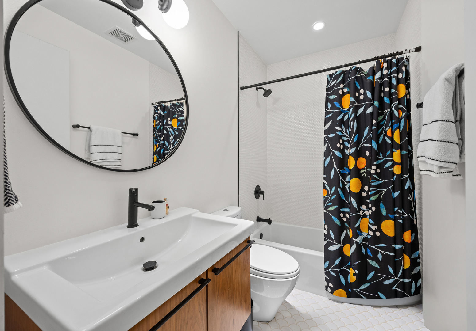 3321 North Sheffield Avenue Chicago IL 60657