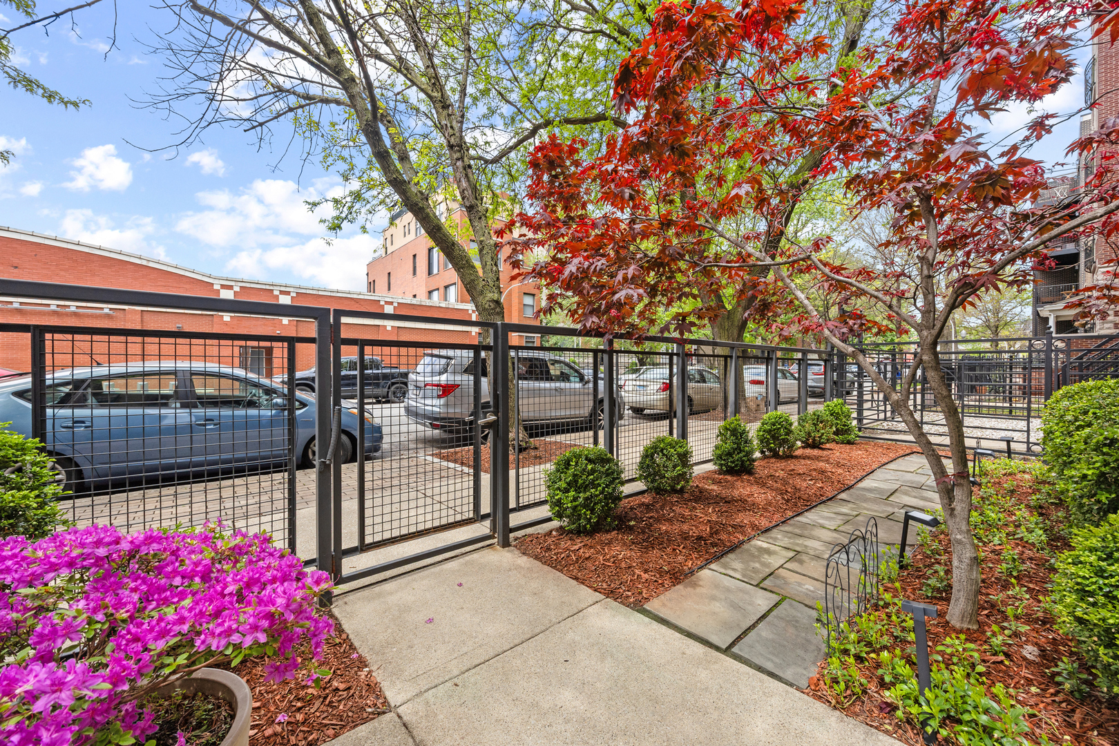 3321 North Sheffield Avenue Chicago IL 60657
