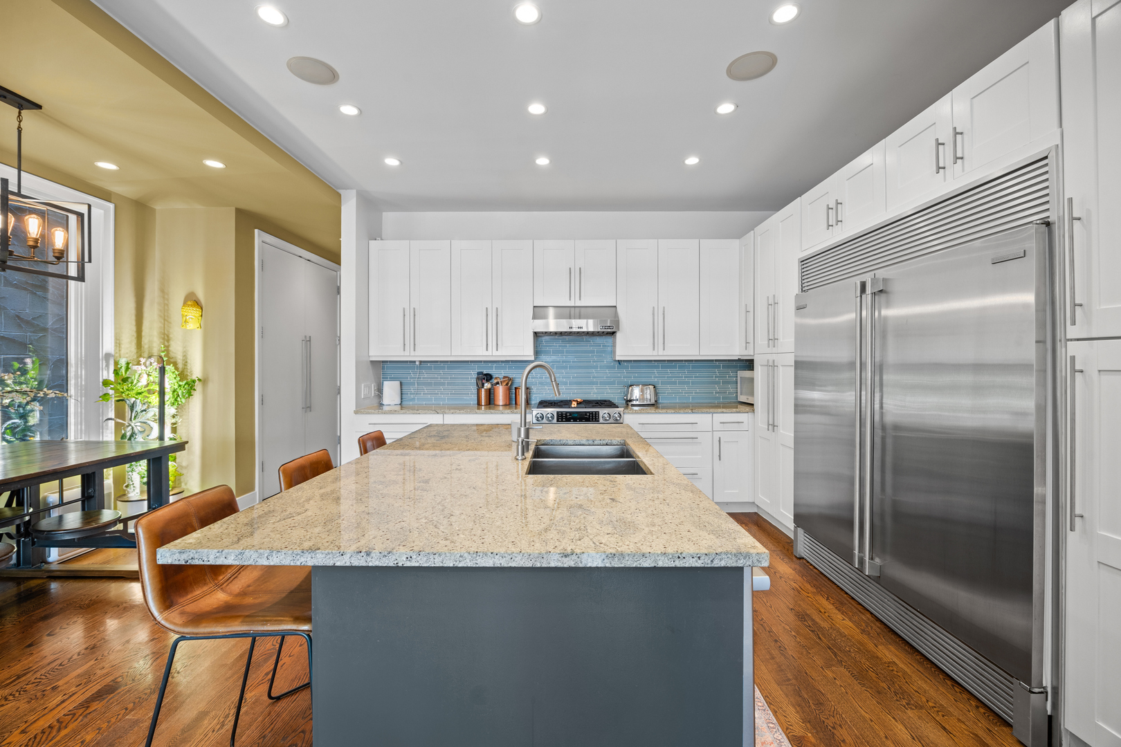 3321 North Sheffield Avenue Chicago IL 60657