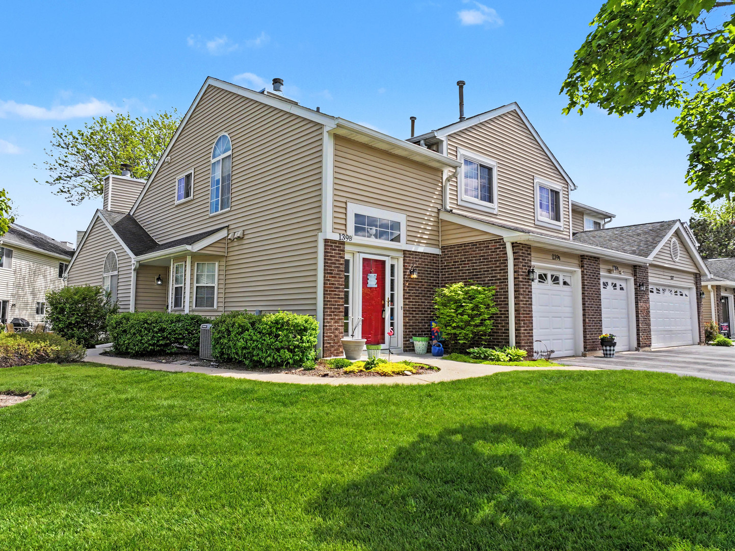 139 Brittany Drive Streamwood IL 60107