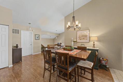 139 Brittany Drive Streamwood IL 60107