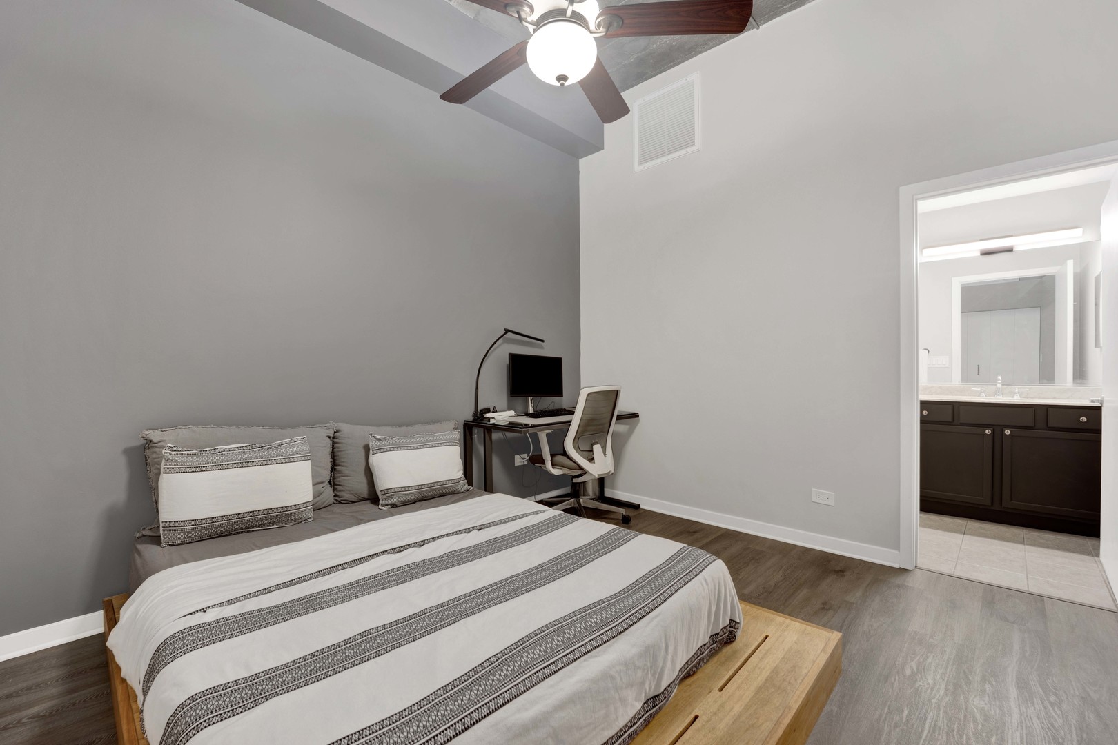 1151 West 14th Place Chicago IL 60608