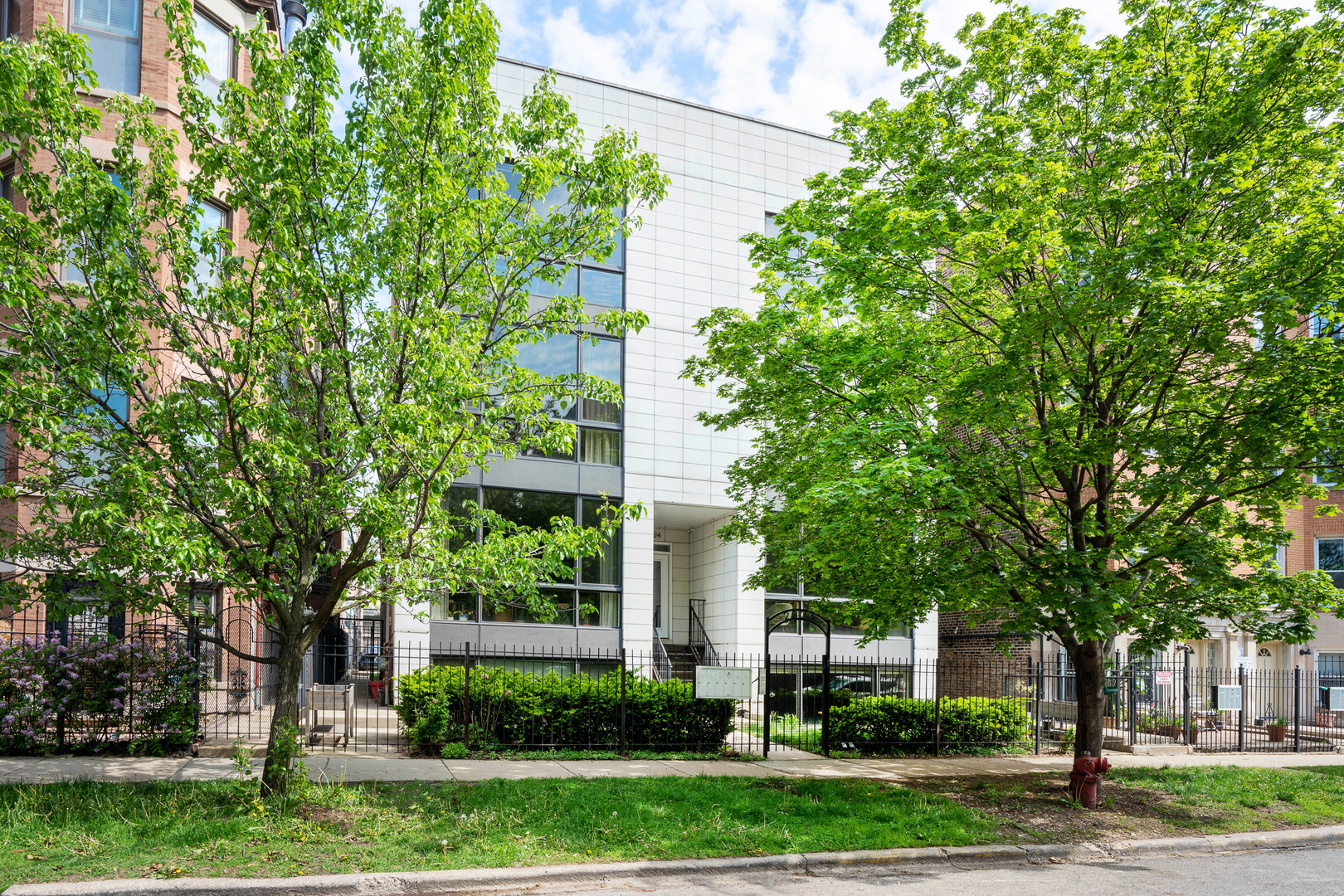 2324 West Huron Street Chicago IL 60612