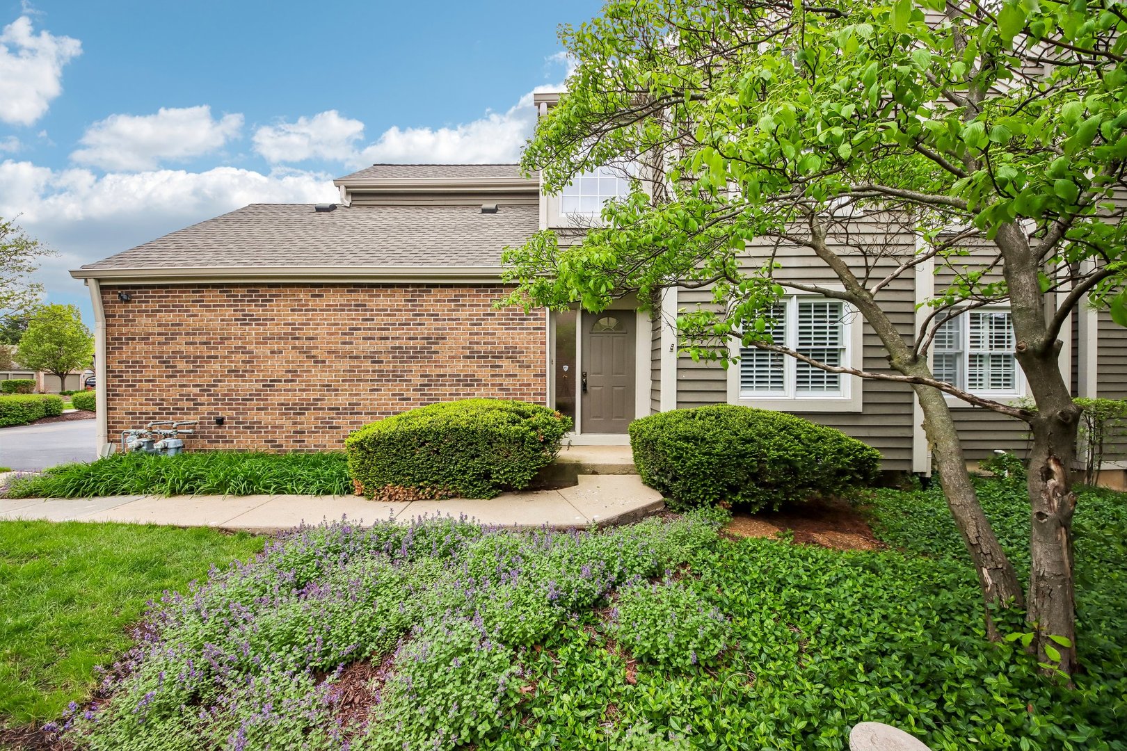 1496 Aberdeen Court Naperville IL 60564