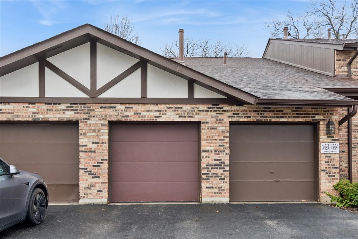 6227 Trinity Drive Lisle IL 60532