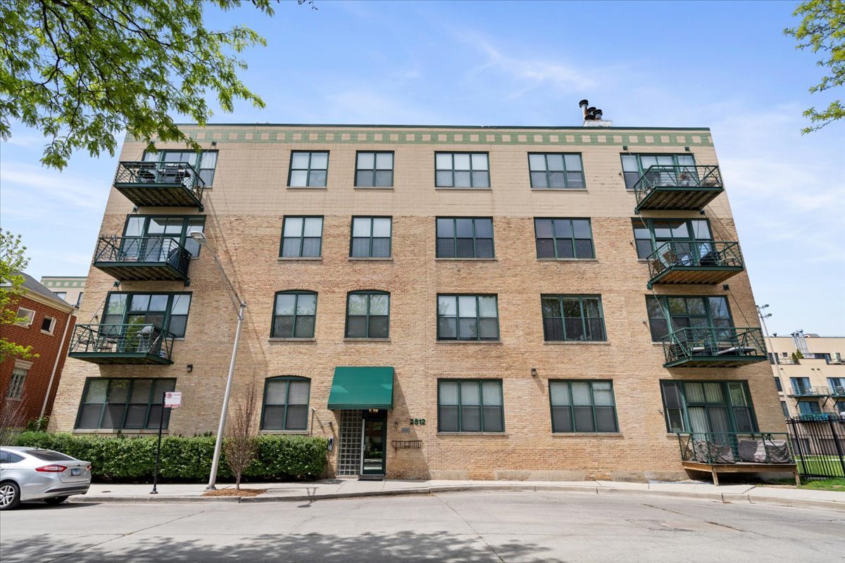 2512 North Bosworth Avenue Chicago IL 60614