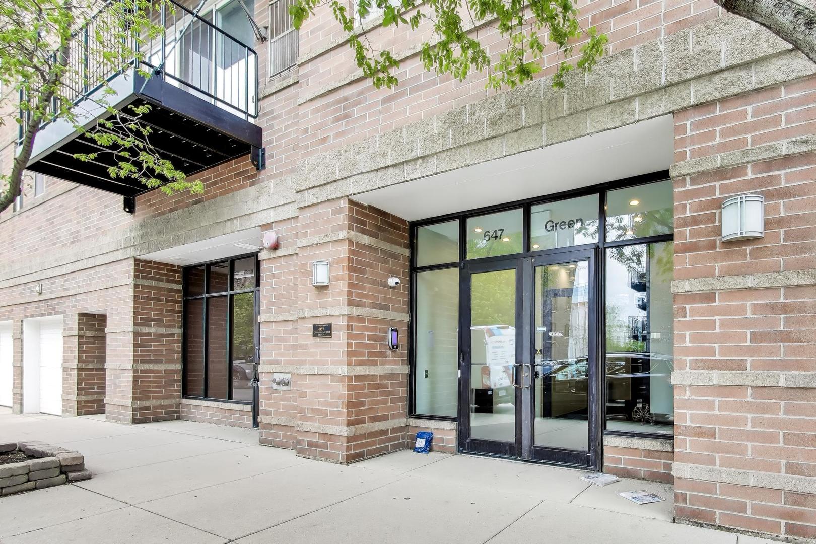 647 North Green Street Chicago IL 60642