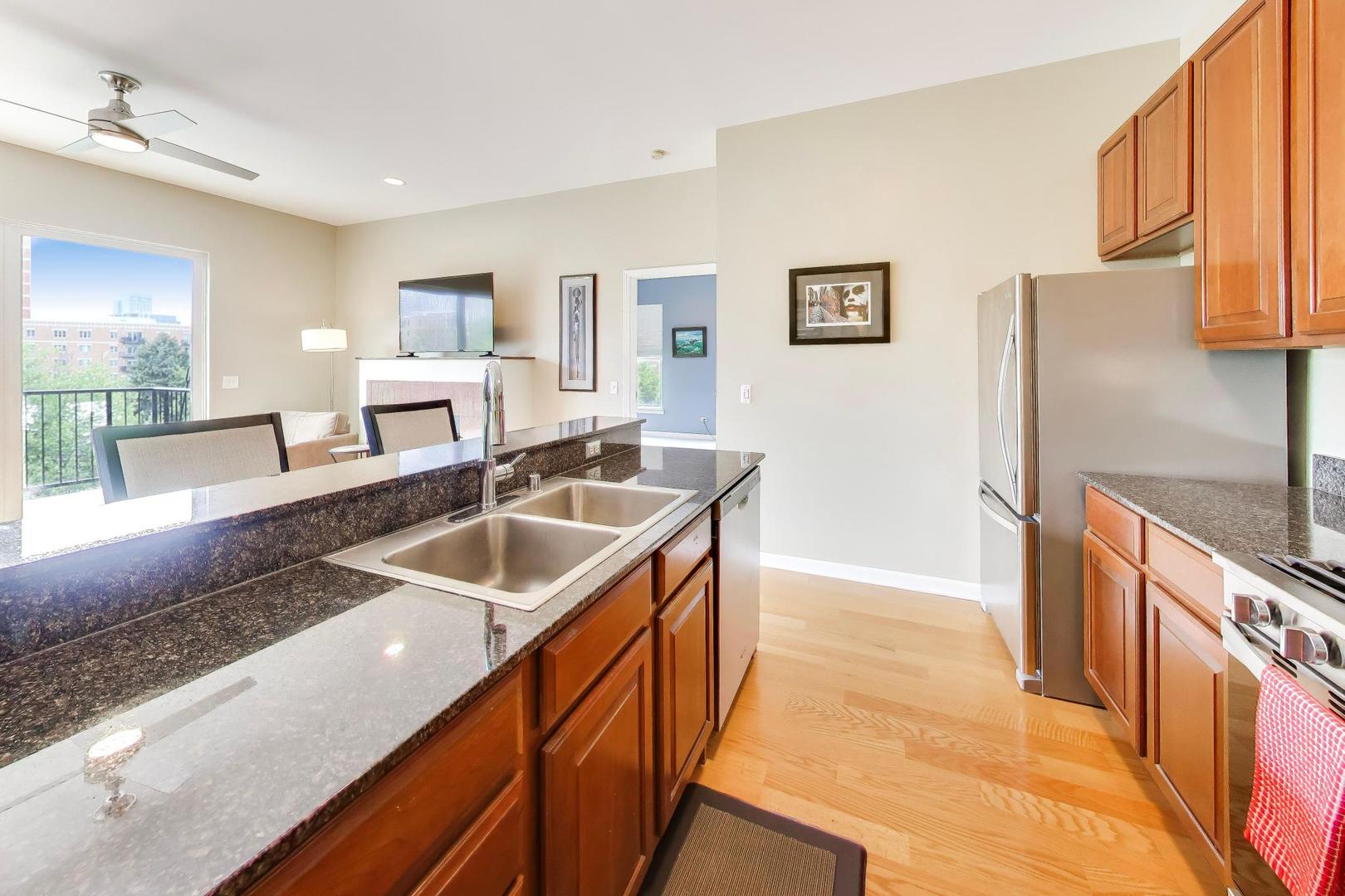 647 North Green Street Chicago IL 60642